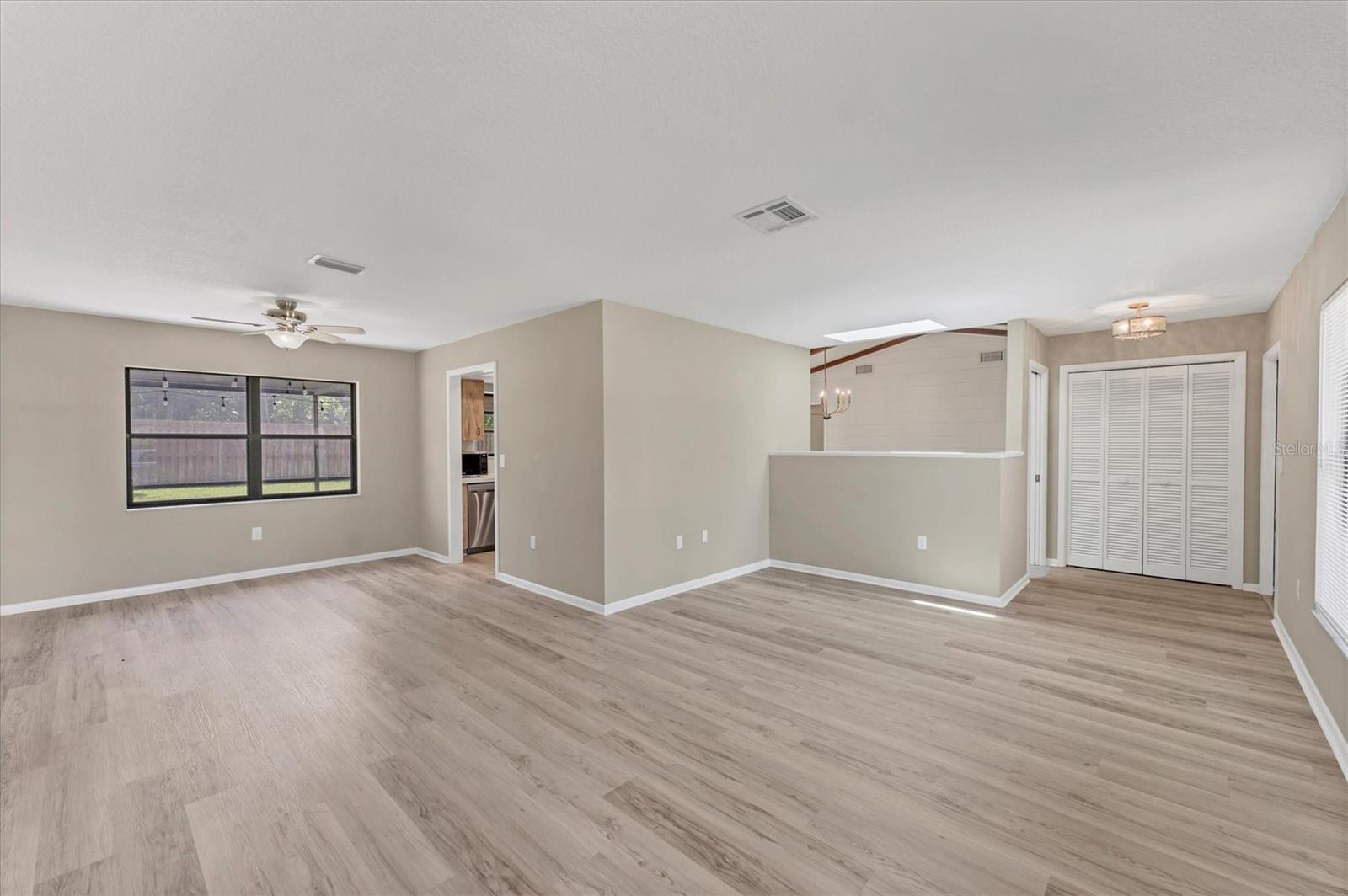 Image 5 of 33 For 6905 23rd Avenue W