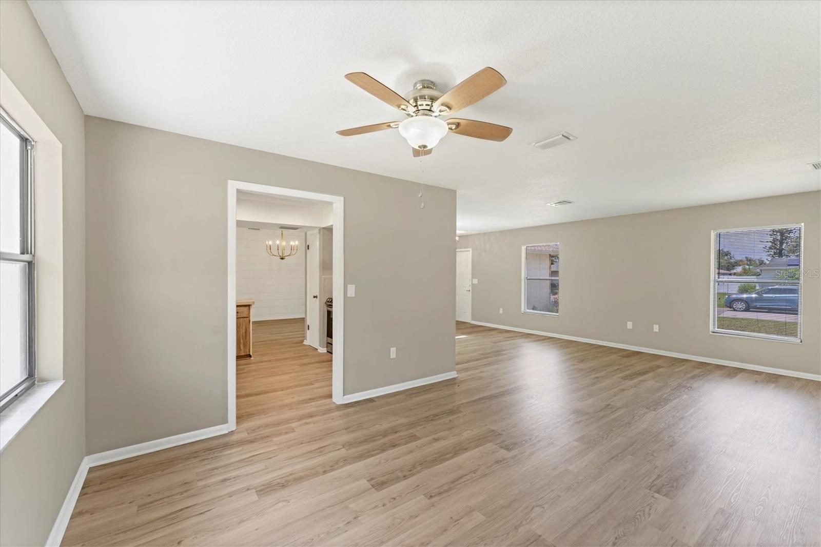 Image 7 of 33 For 6905 23rd Avenue W