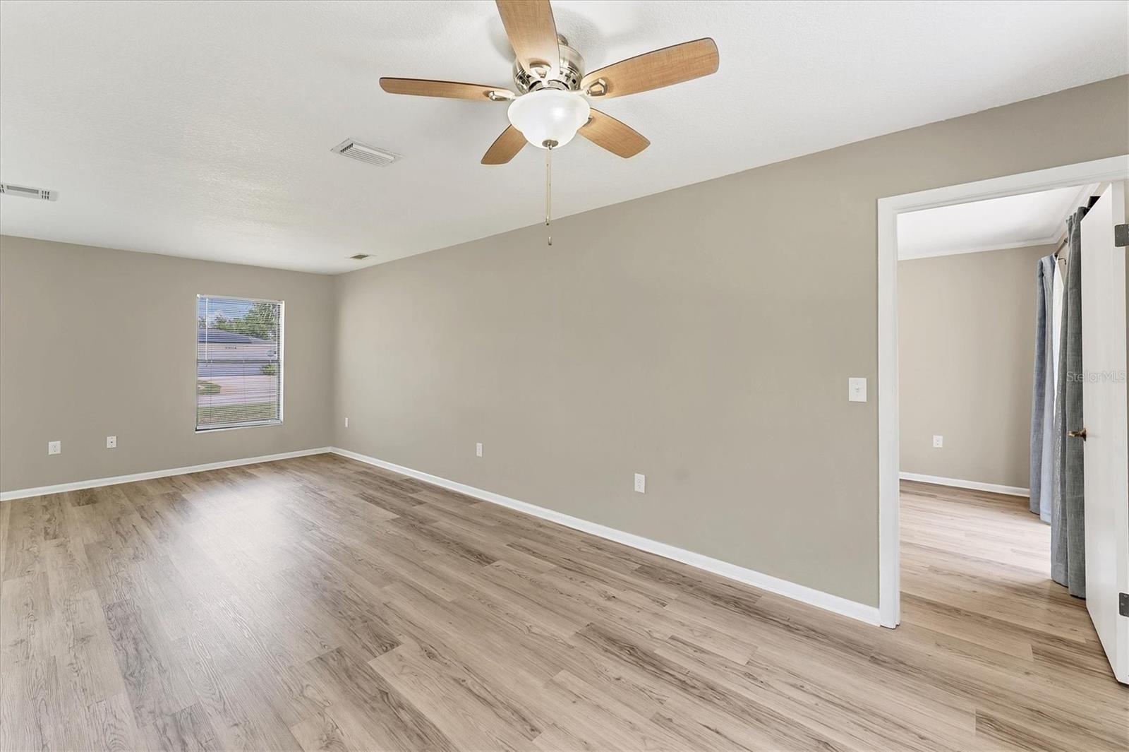 Image 8 of 33 For 6905 23rd Avenue W