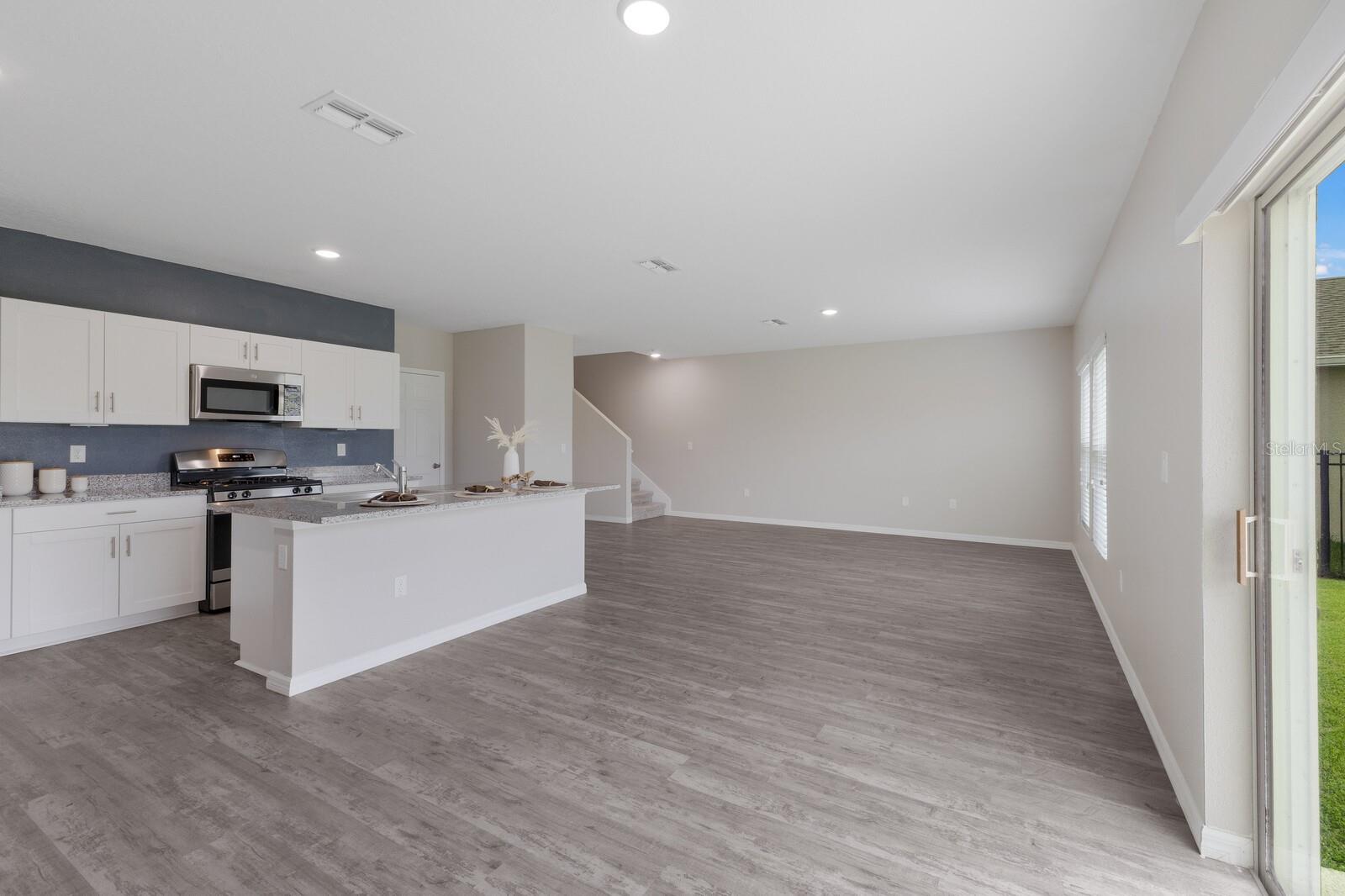 Image 5 of 29 For 13069 Oak Hill Way