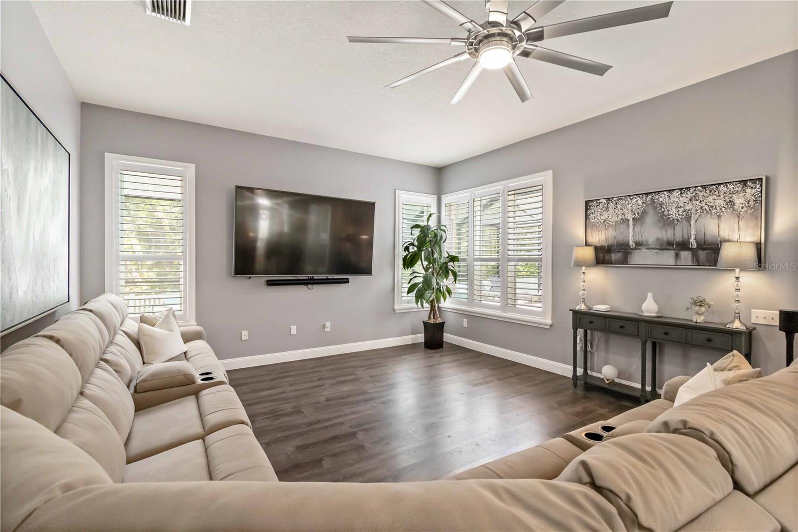Listing photo id 10 for 5042 Silver Charm Terrace