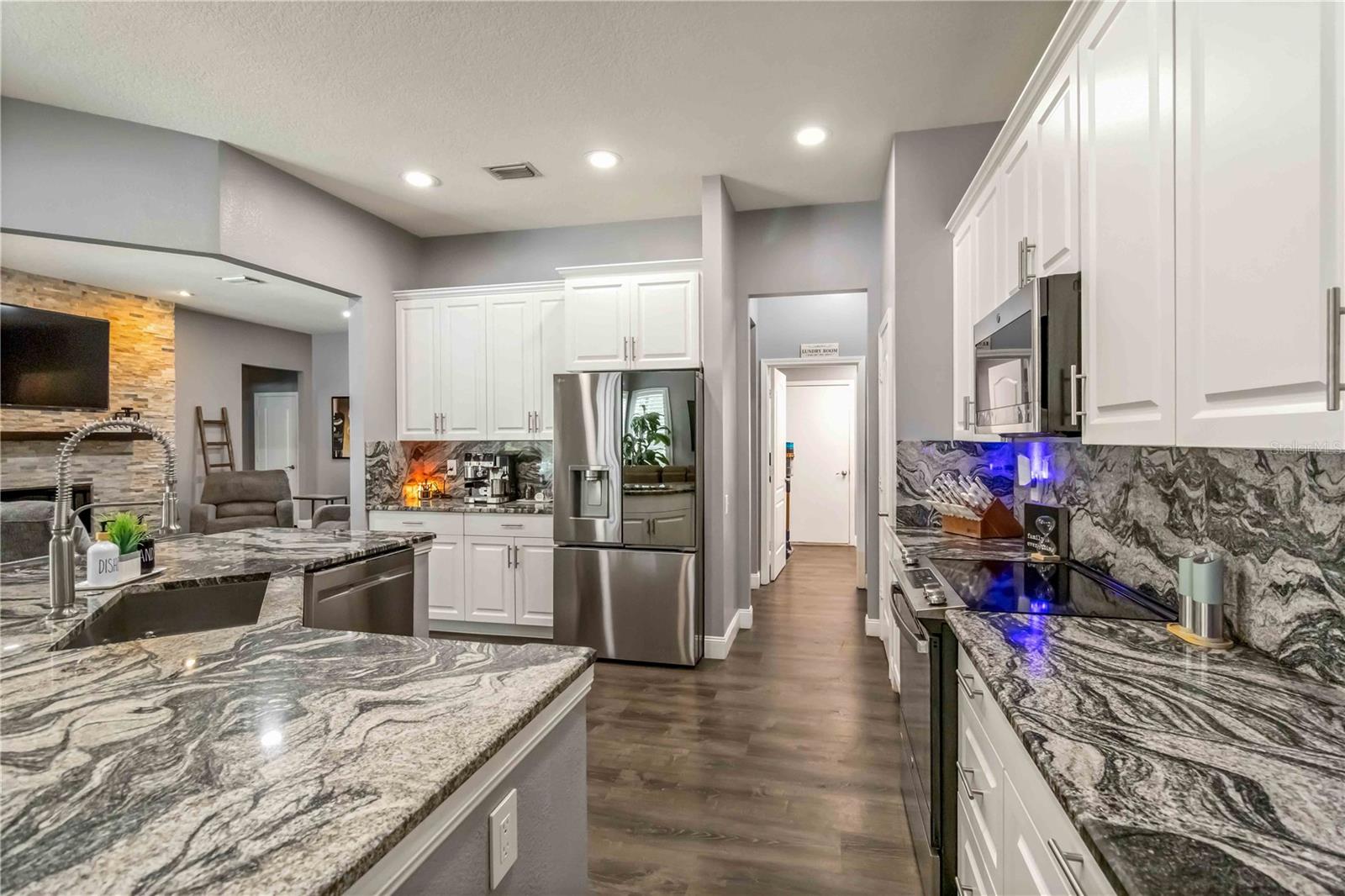 Listing photo id 17 for 5042 Silver Charm Terrace