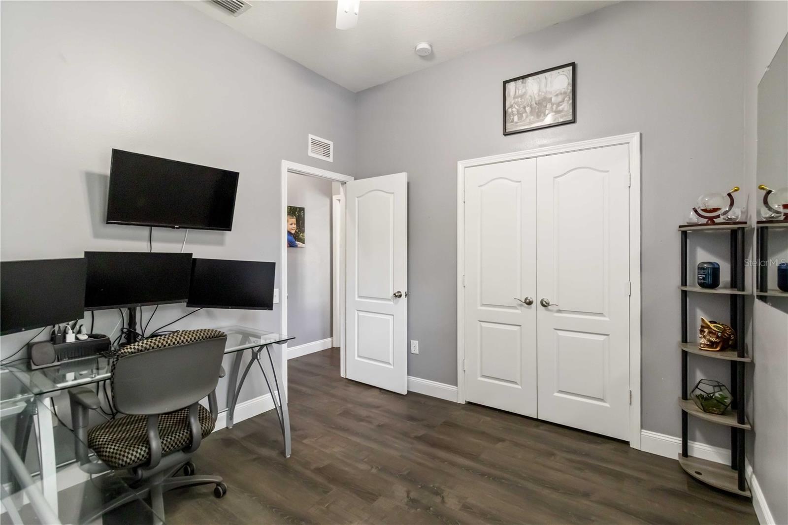 Listing photo id 20 for 5042 Silver Charm Terrace