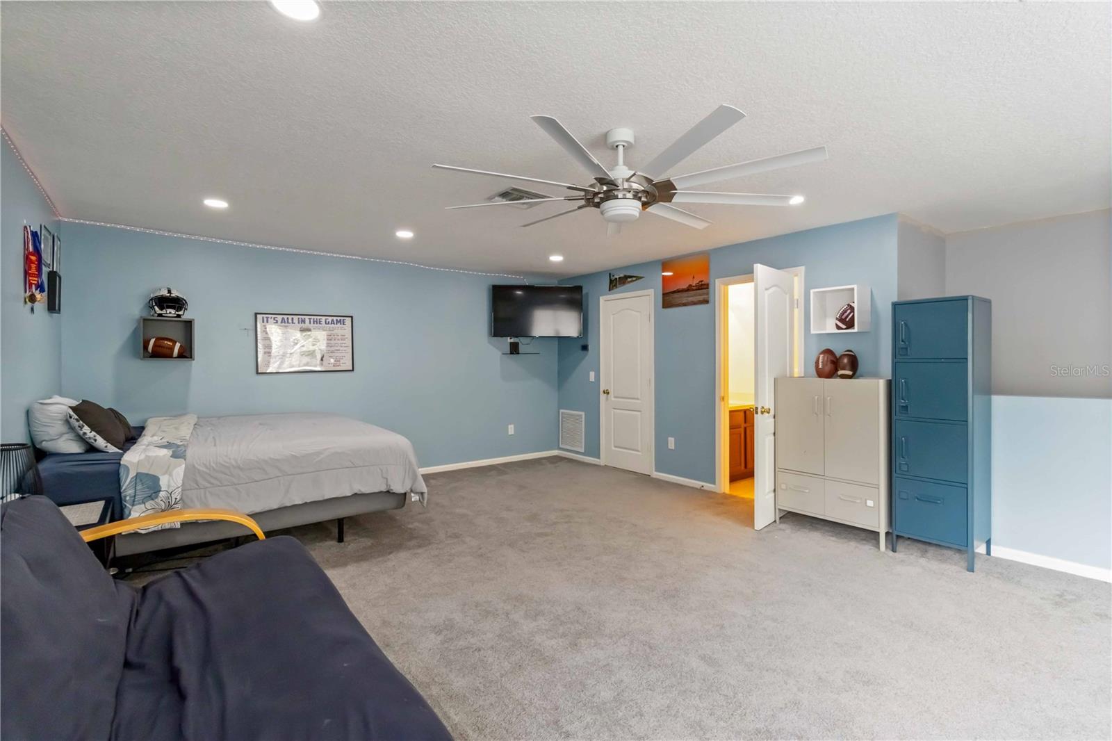 Listing photo id 35 for 5042 Silver Charm Terrace