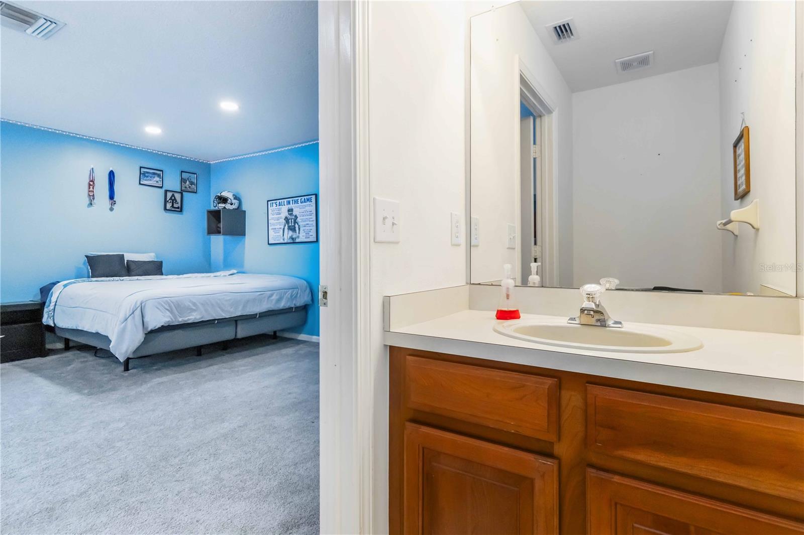Listing photo id 37 for 5042 Silver Charm Terrace