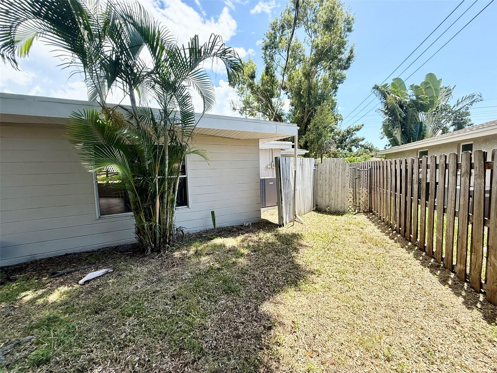 Image 10 of 42 For 2723 Hyde Park Street