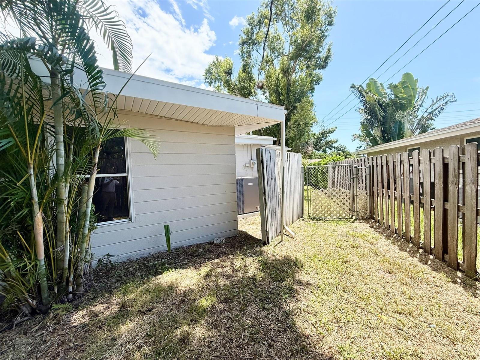 Image 11 of 42 For 2723 Hyde Park Street