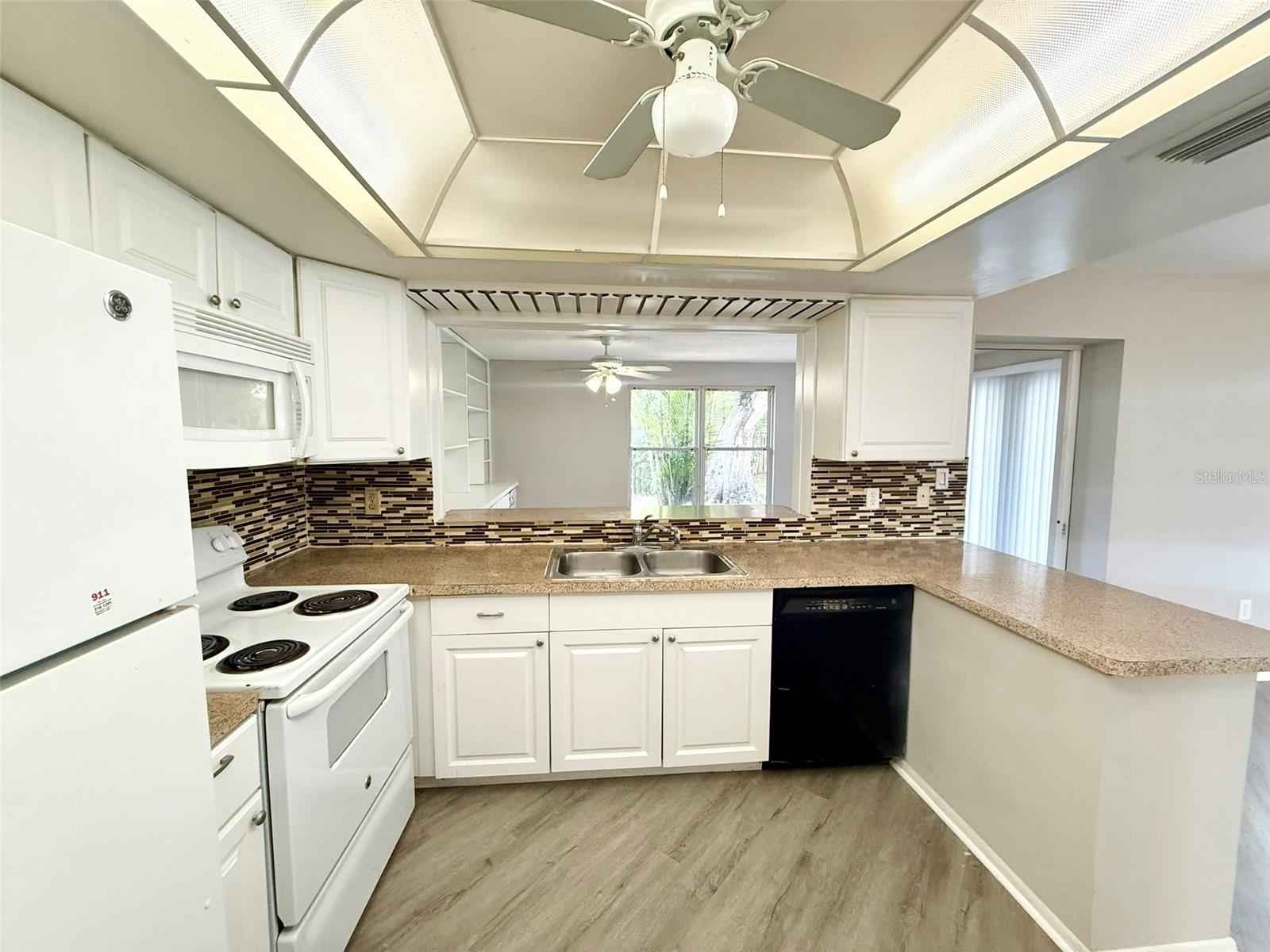 Image 20 of 42 For 2723 Hyde Park Street