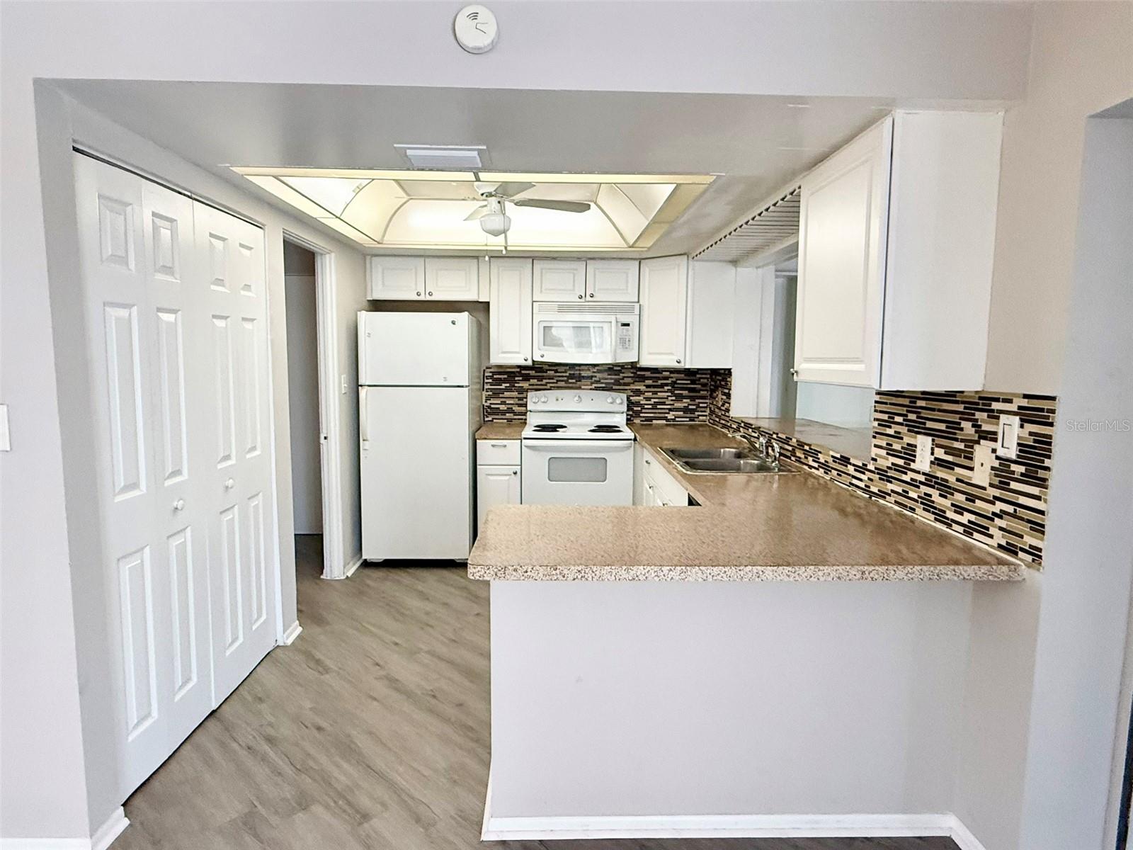 Image 22 of 42 For 2723 Hyde Park Street