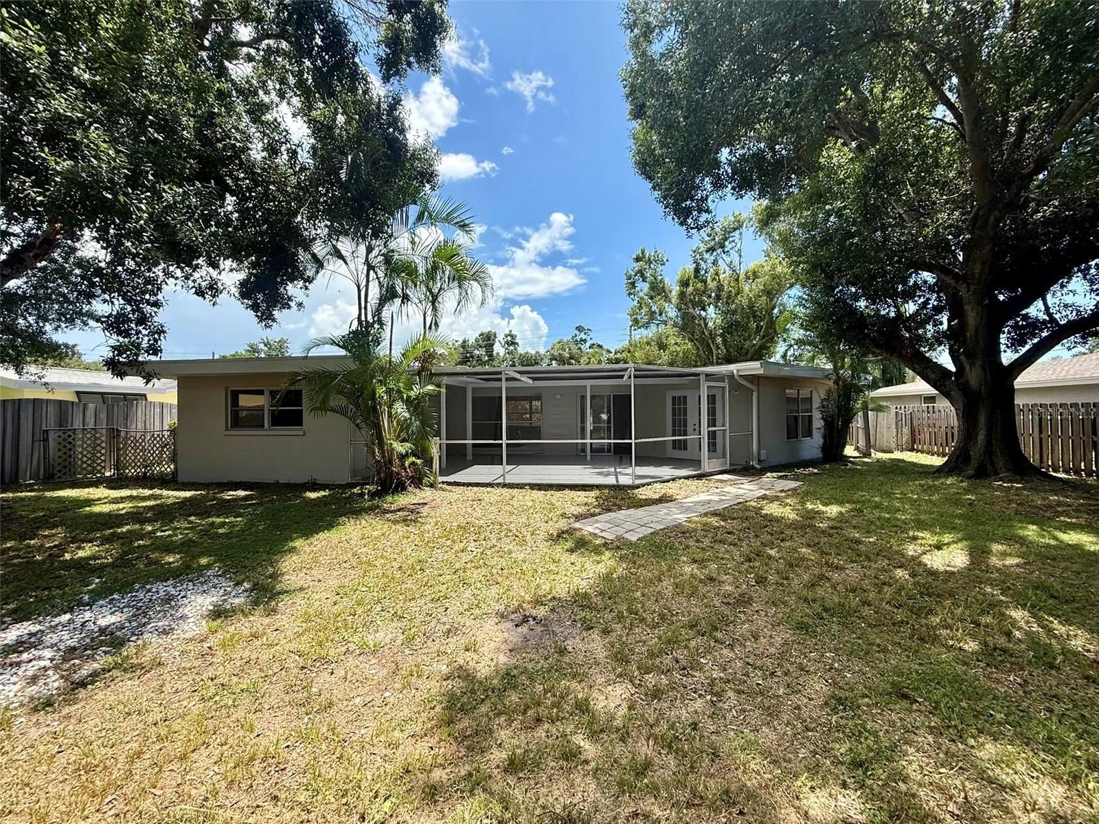 Image 6 of 42 For 2723 Hyde Park Street