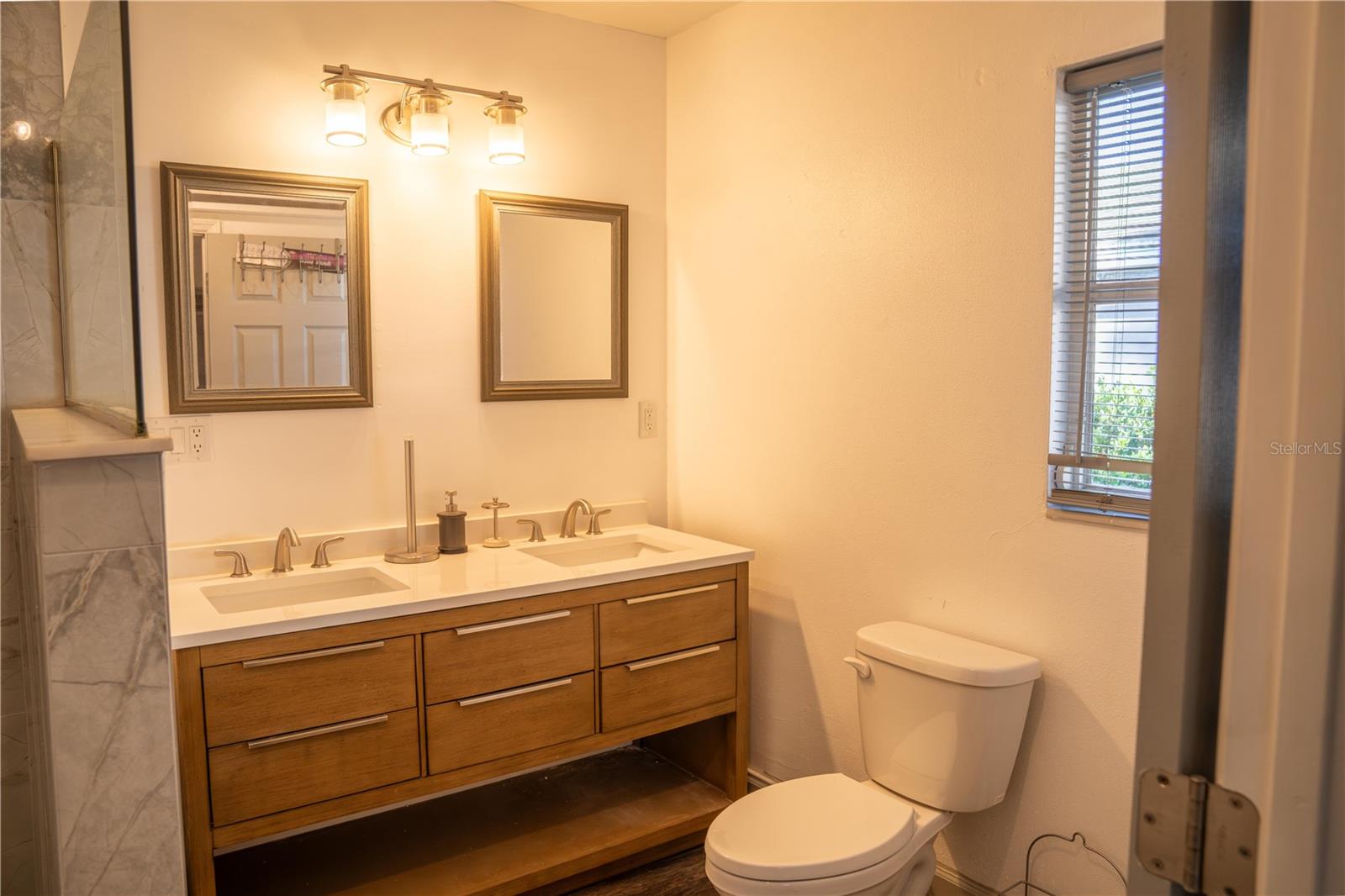 Image 18 of 25 For 3915 9th Avenue W