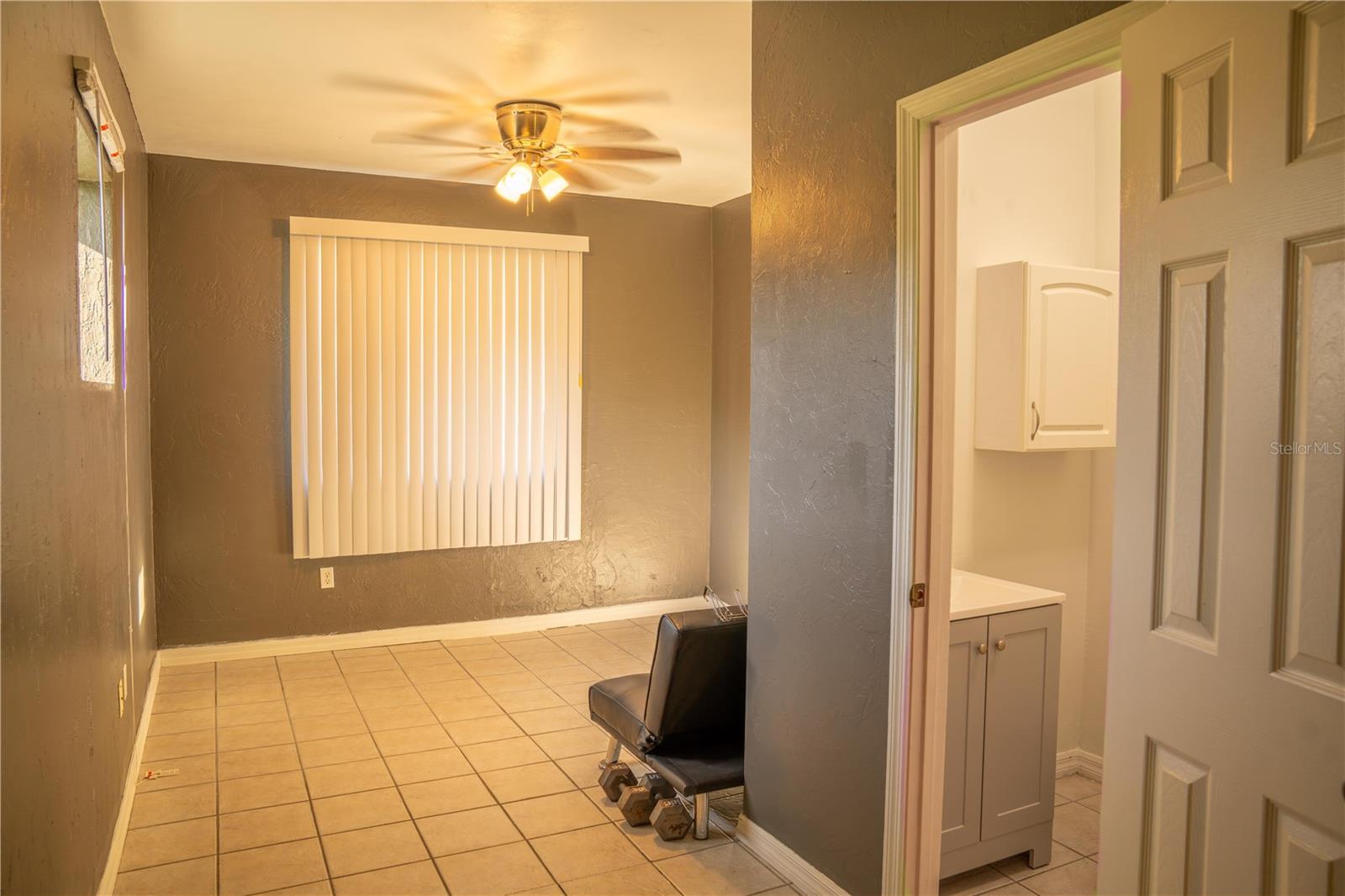Image 21 of 25 For 3915 9th Avenue W