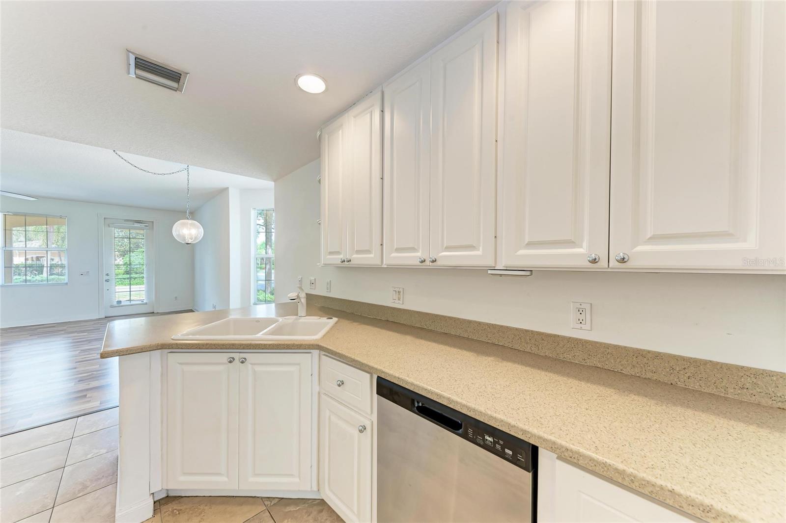 Image 12 of 44 For 1501 Napoli Drive W 1501