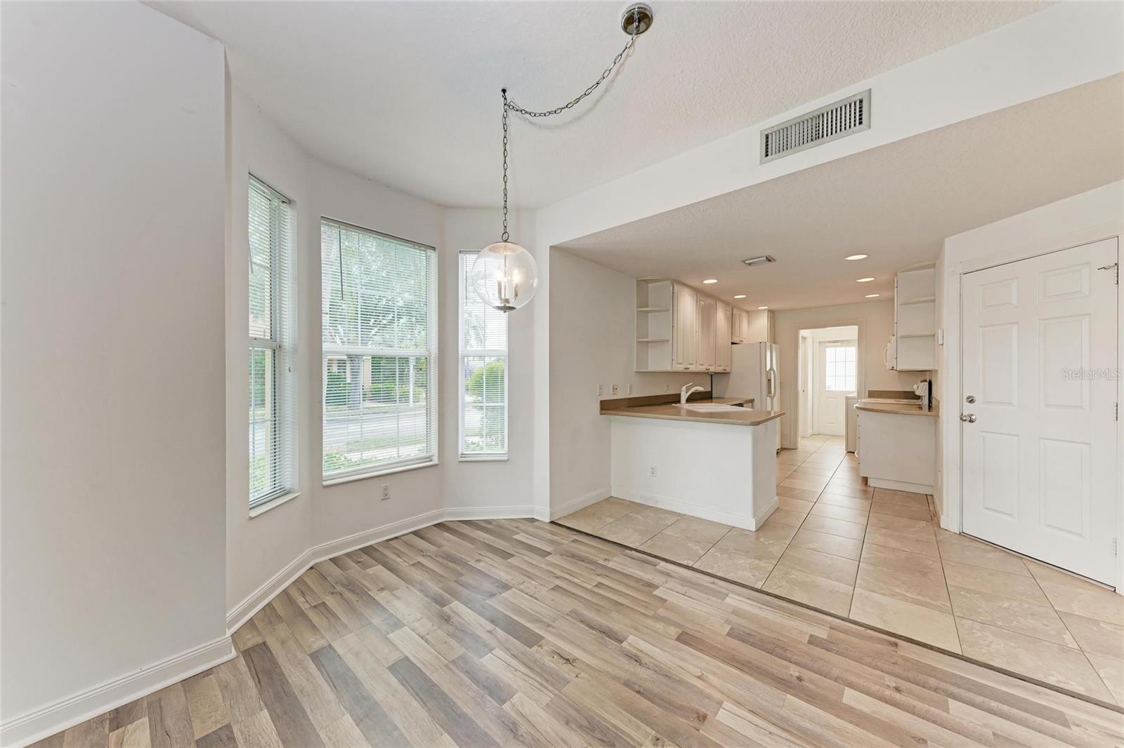 Image 13 of 44 For 1501 Napoli Drive W 1501