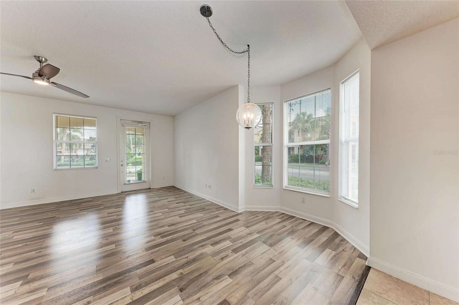 Image 14 of 44 For 1501 Napoli Drive W 1501