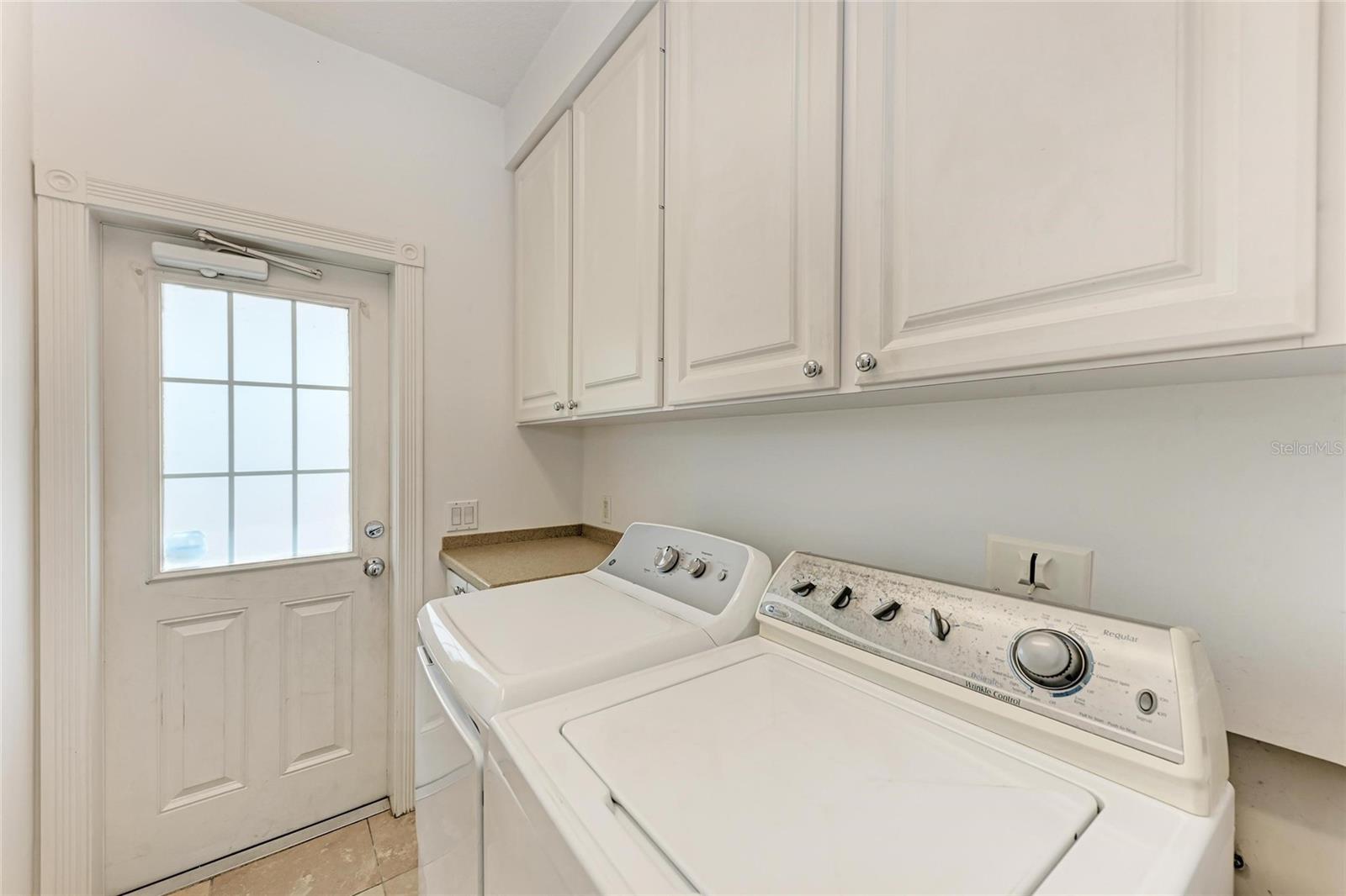 Image 31 of 44 For 1501 Napoli Drive W 1501