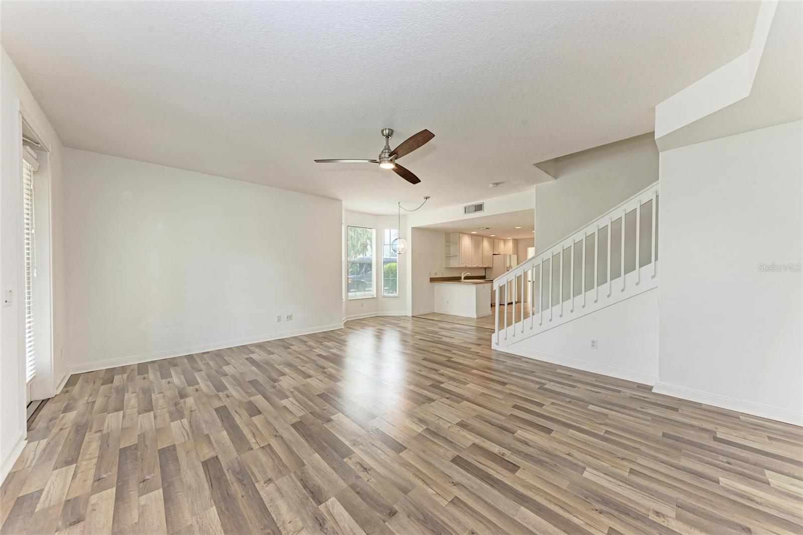Image 5 of 44 For 1501 Napoli Drive W 1501