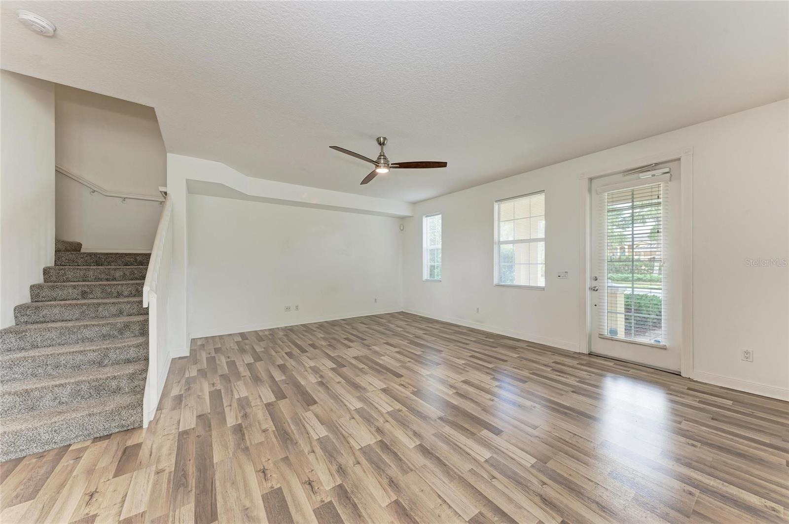 Image 7 of 44 For 1501 Napoli Drive W 1501