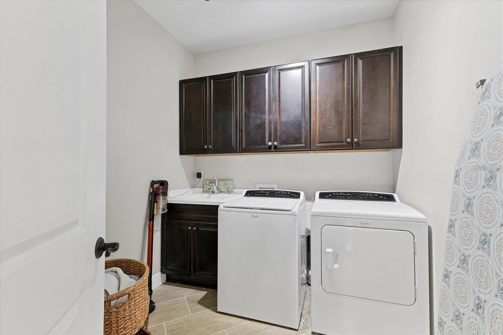 Image 39 of 55 For 1294 Riverscape Street D