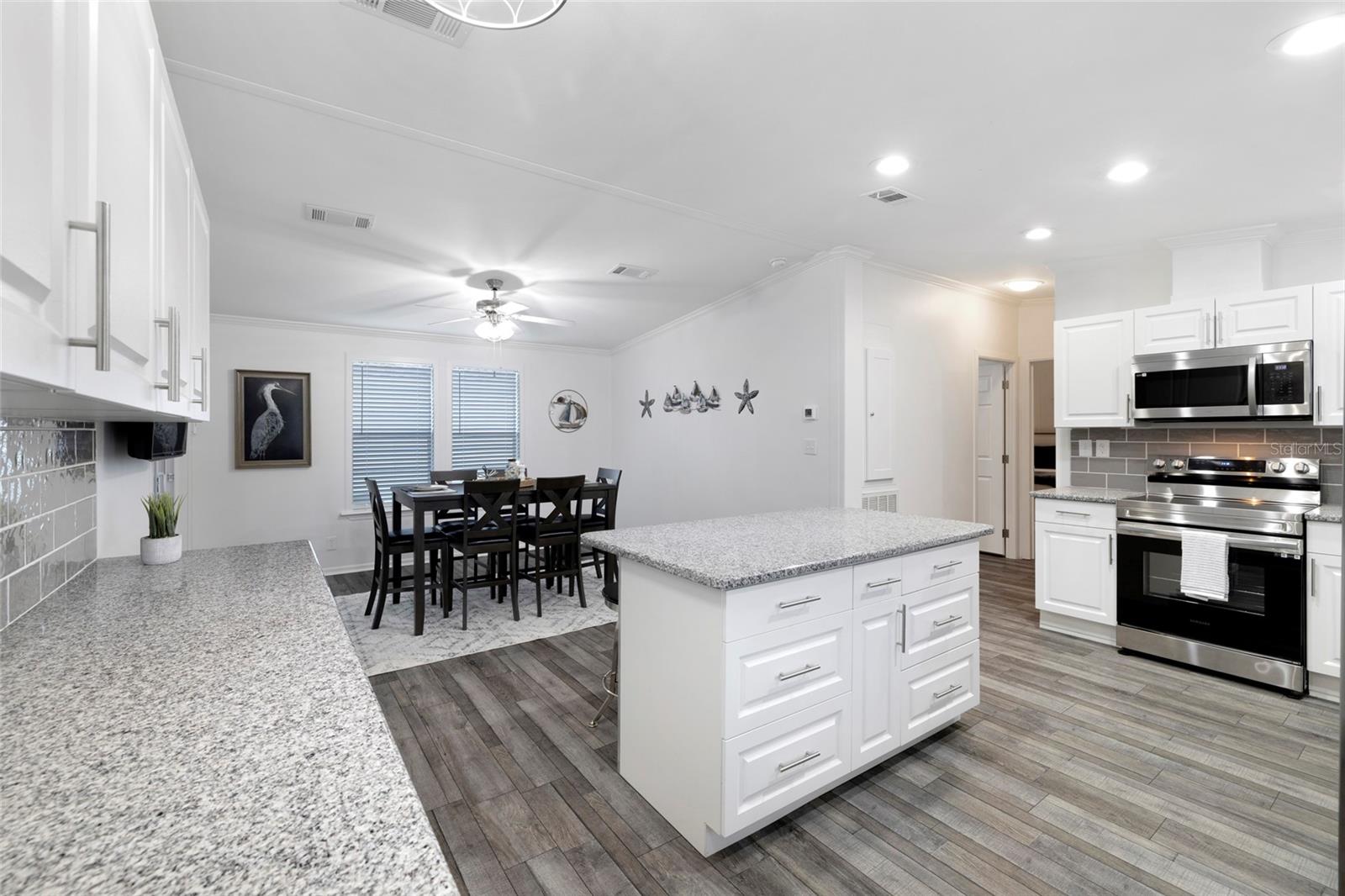 Image 6 of 43 For 3409 Bayside Parkway