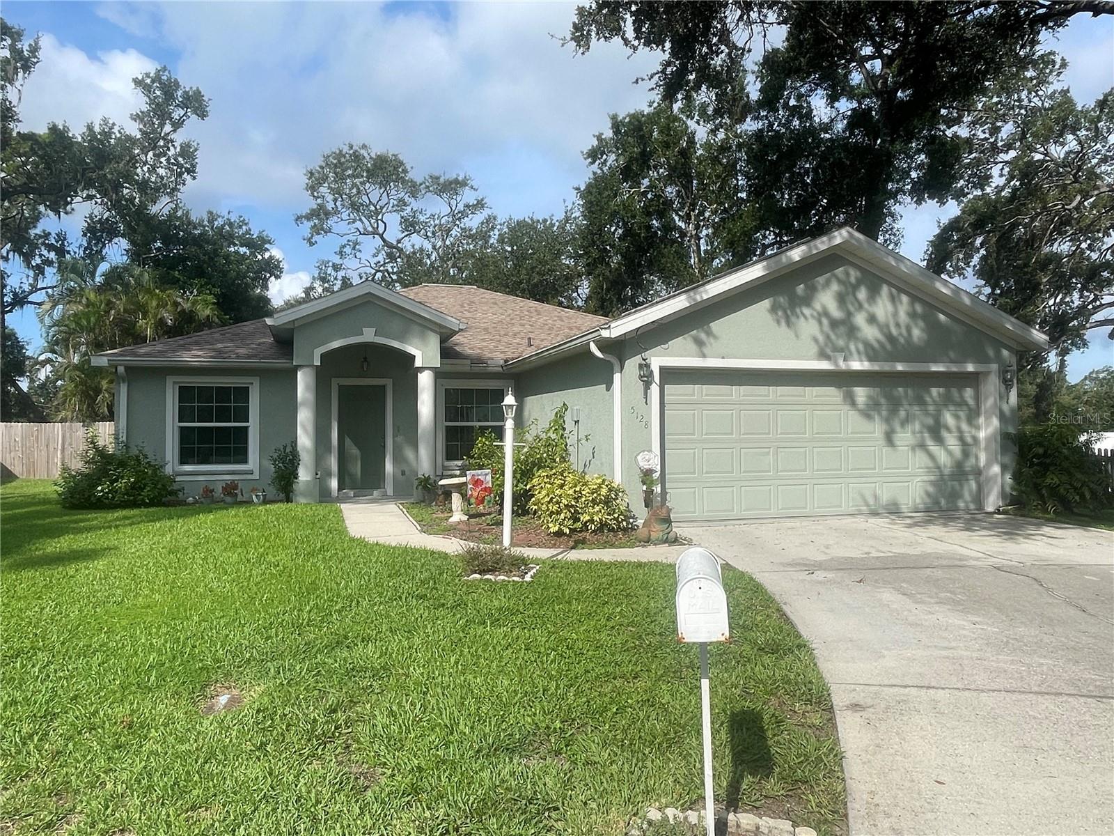 Listing Details for 5128 18th Lane E, BRADENTON, FL 34203