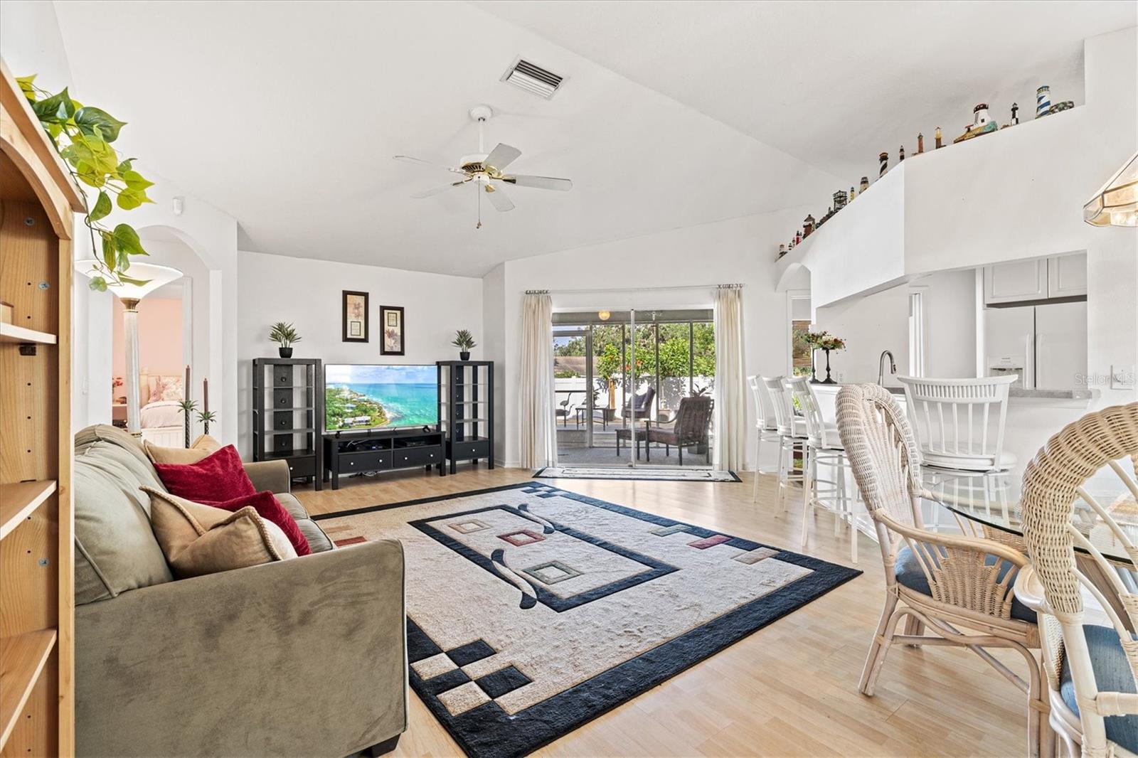 Image 4 of 55 For 5128 18th Lane E