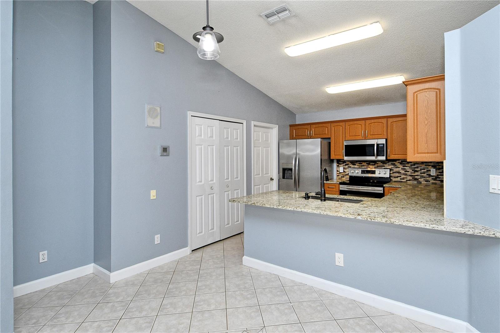 Image 17 of 51 For 210 113th Street E