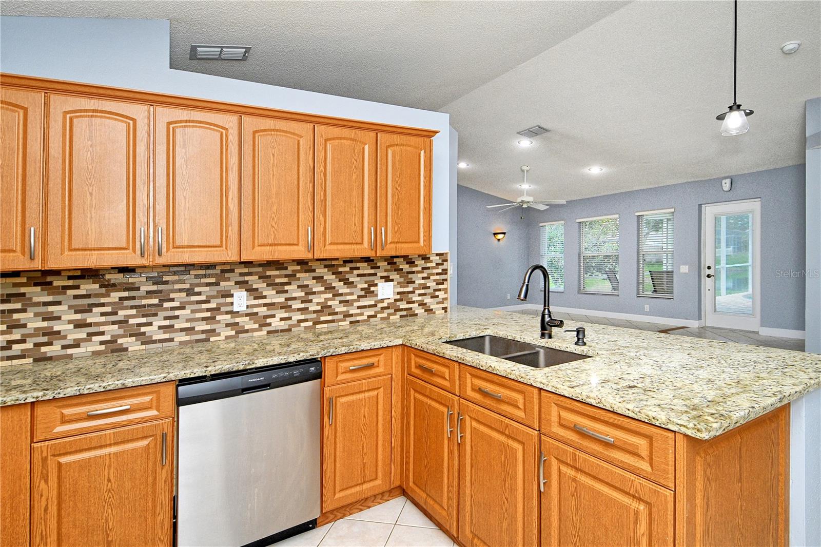 Image 20 of 51 For 210 113th Street E