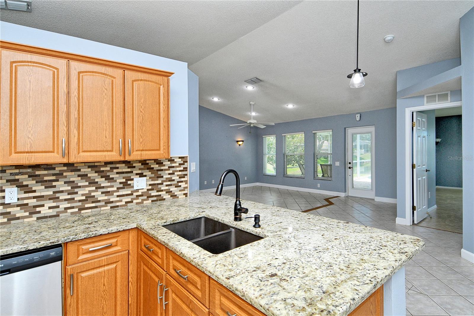 Image 21 of 51 For 210 113th Street E