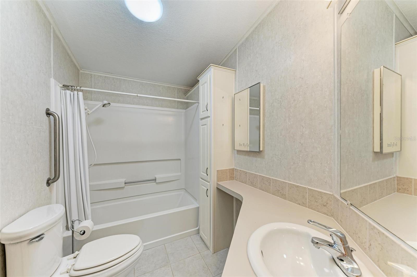 Image 16 of 25 For 8434 Imperial Circle