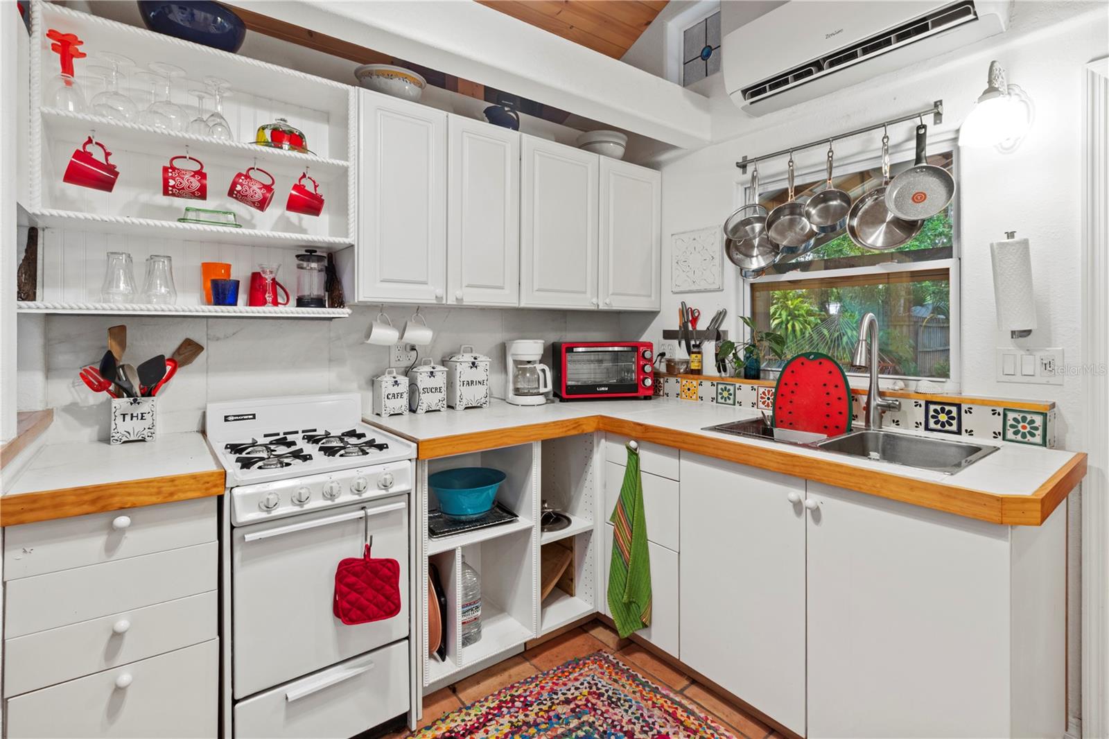 Image 12 of 60 For 1108 Colleton Drive