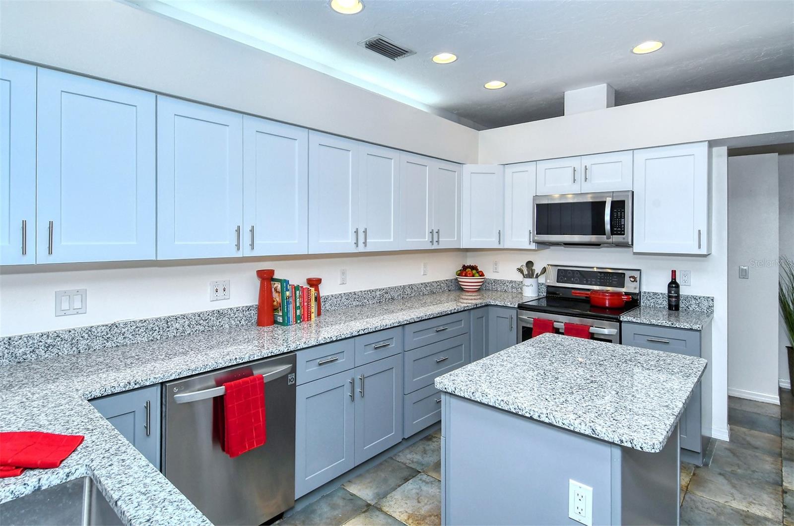 Image 16 of 55 For 4855 Hoyer Drive
