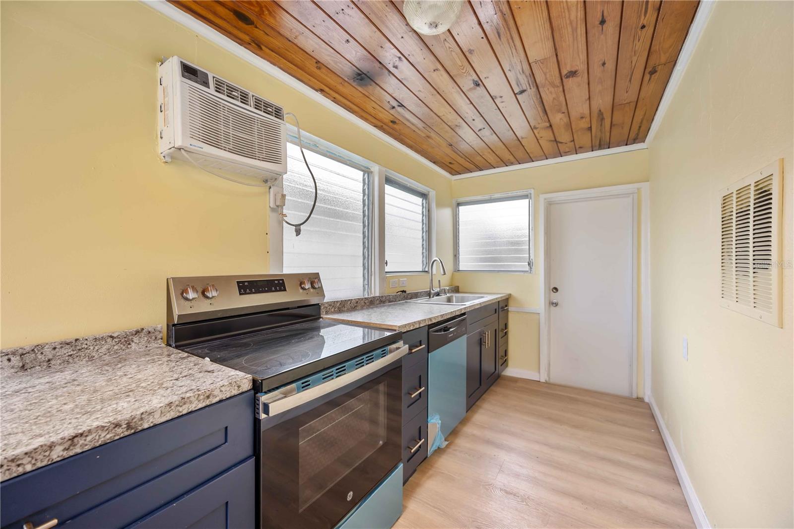 Image 12 of 26 For 3624 115th Street W