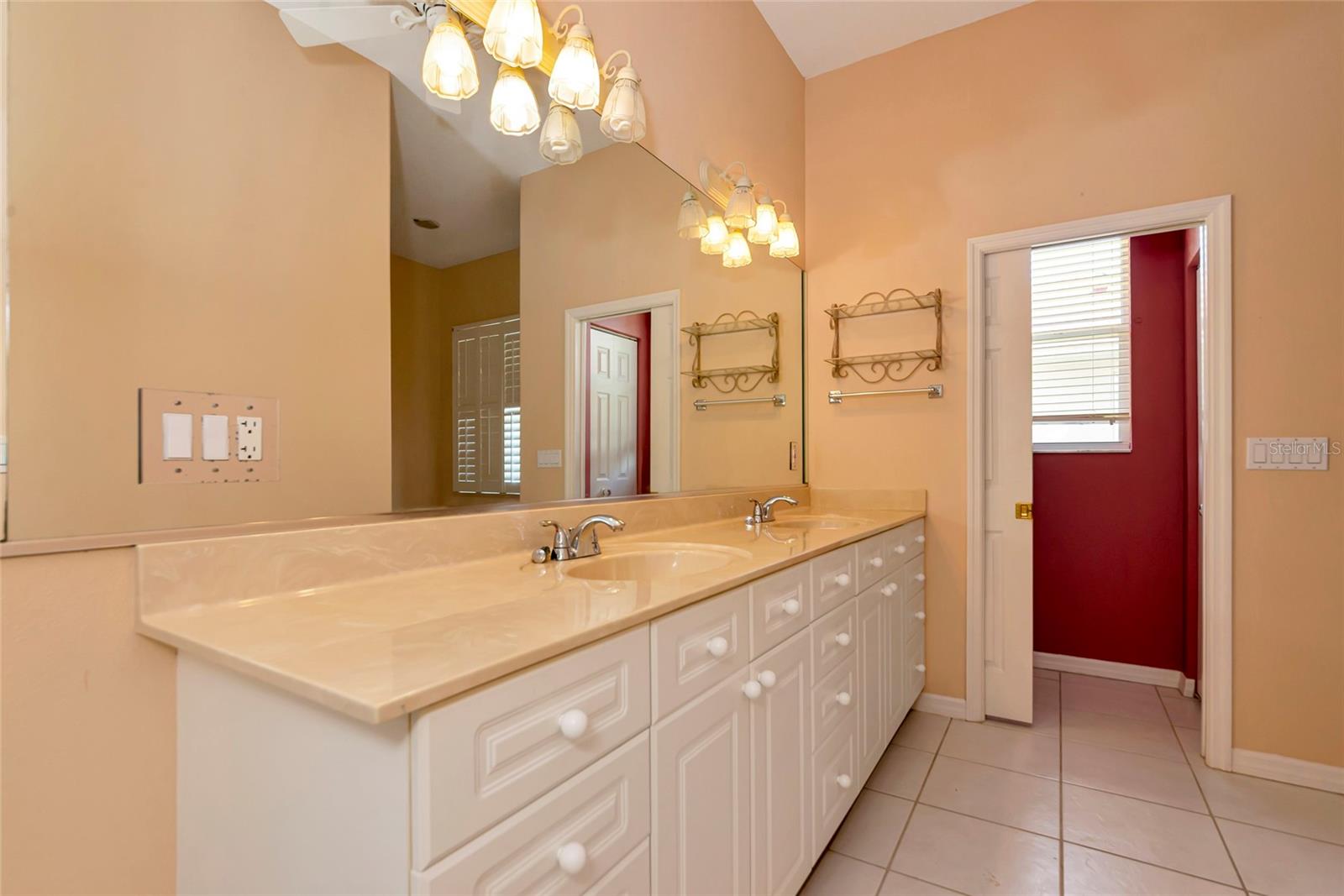 Image 18 of 36 For 3943 Serenity Circle