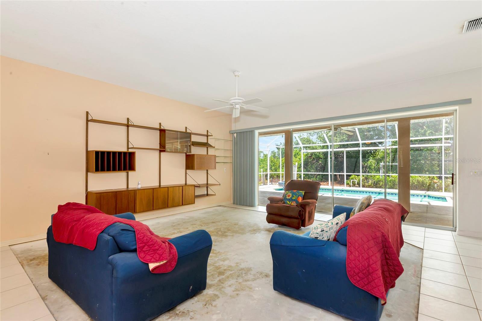 Image 4 of 36 For 3943 Serenity Circle