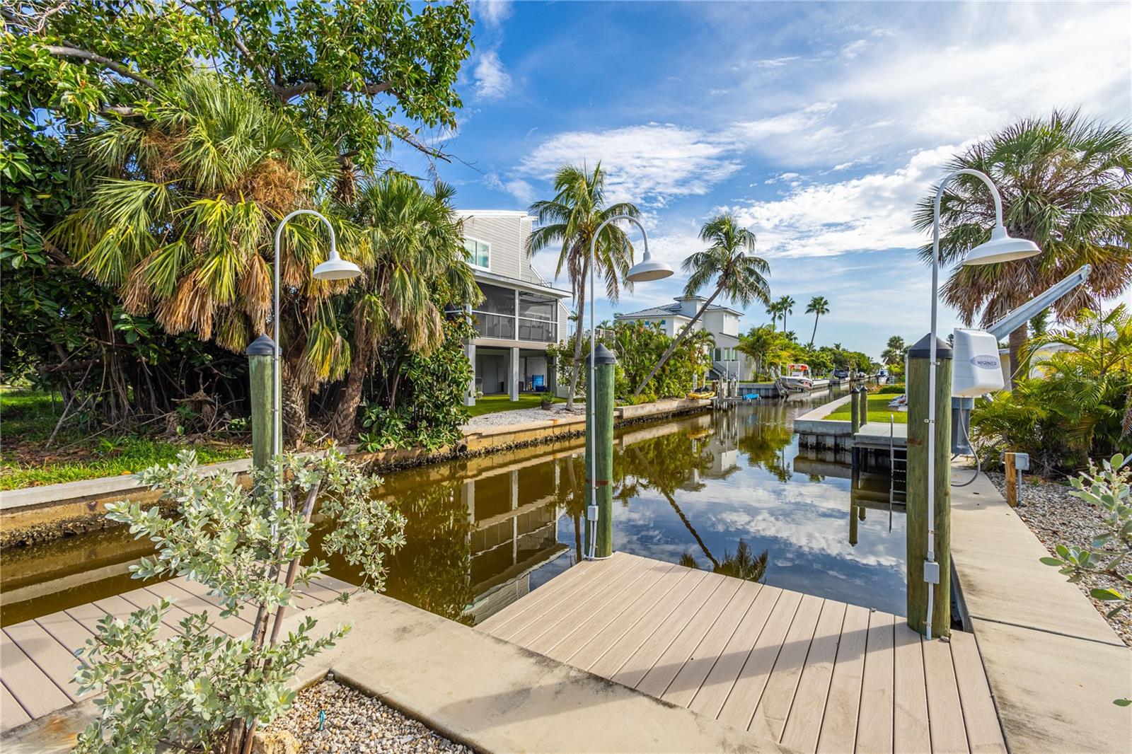 Image 21 of 26 For 755 Saint Judes Drive N