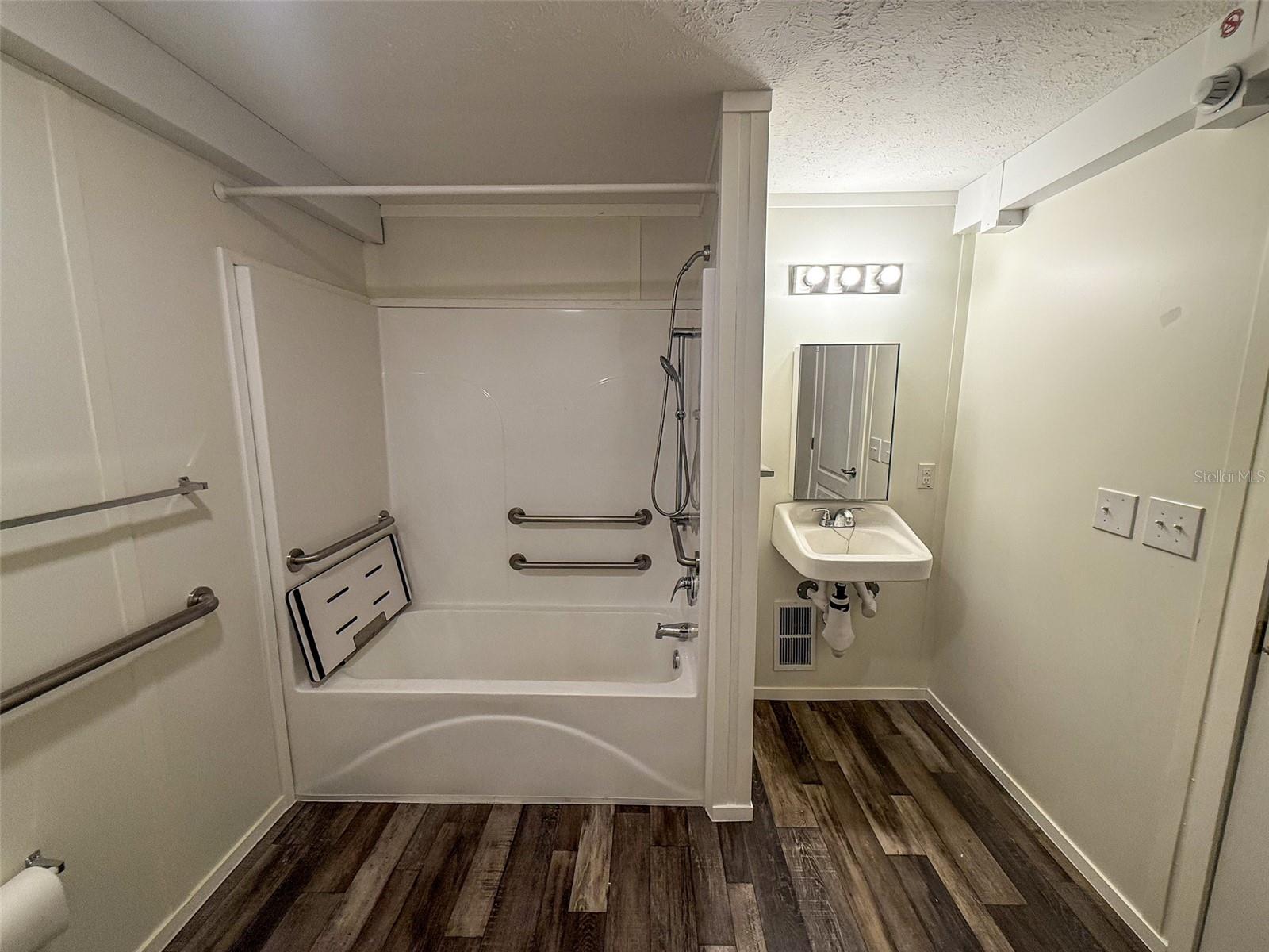 Image 12 of 29 For 5700 Holiday Park Boulevard