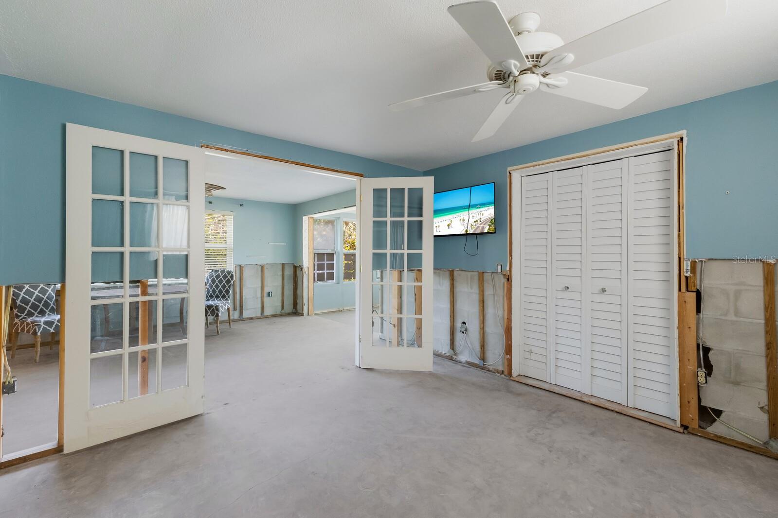 Image 14 of 34 For 5801 Imperiore Avenue