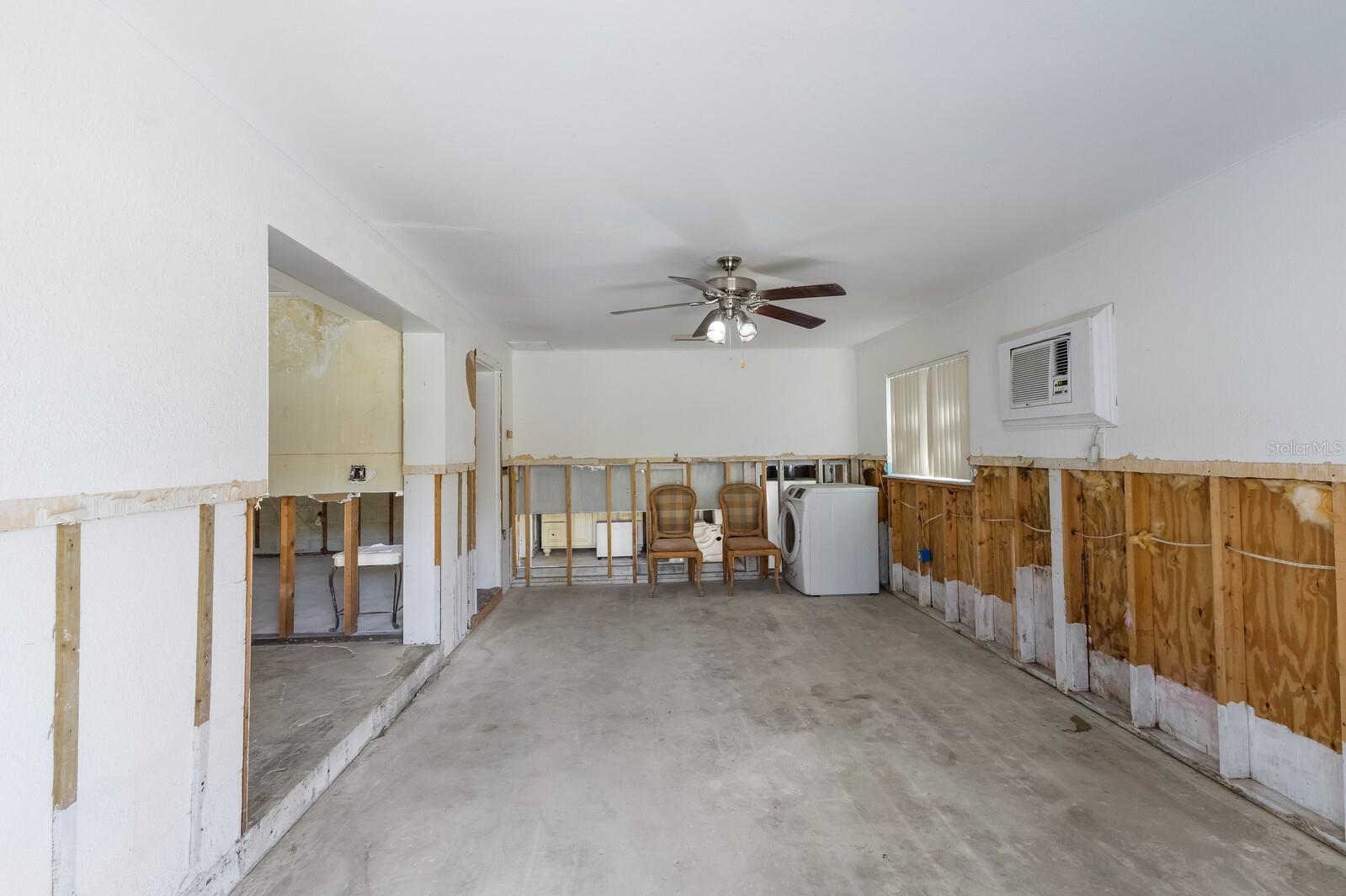Image 22 of 34 For 5801 Imperiore Avenue