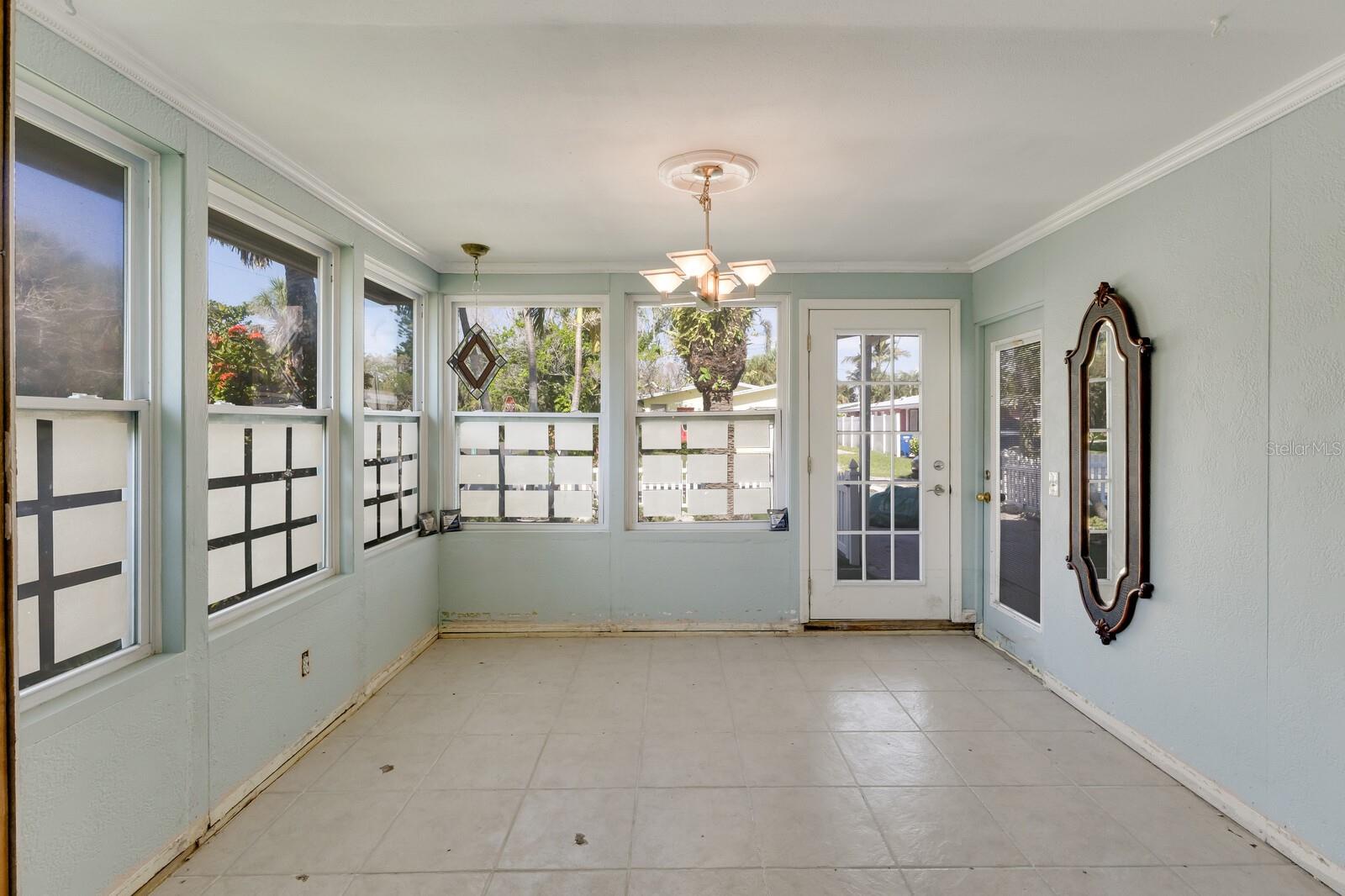 Image 4 of 34 For 5801 Imperiore Avenue