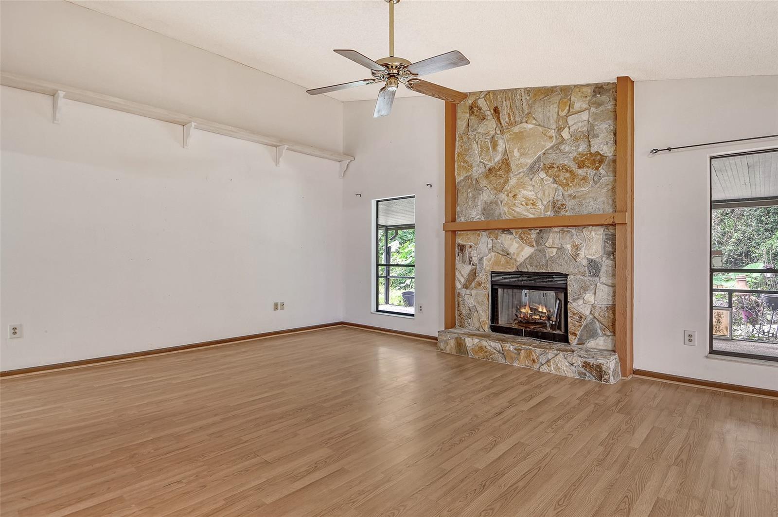 Image 11 of 83 For 8155 Glenbrooke Court