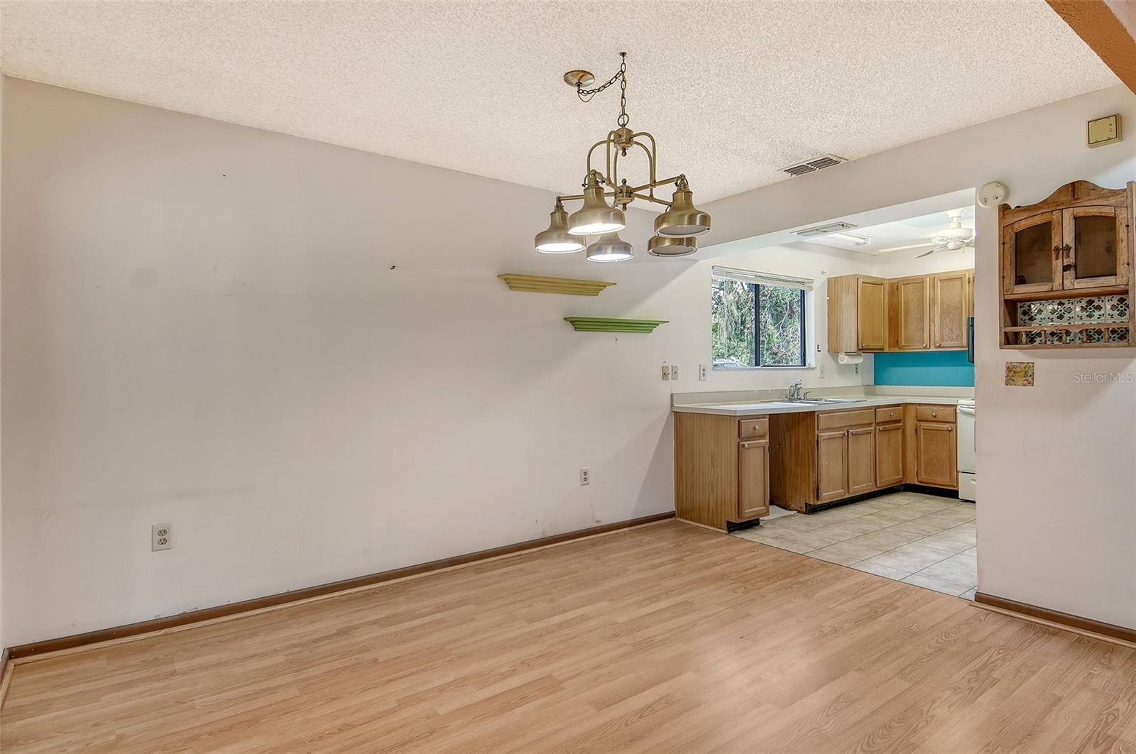Image 15 of 83 For 8155 Glenbrooke Court