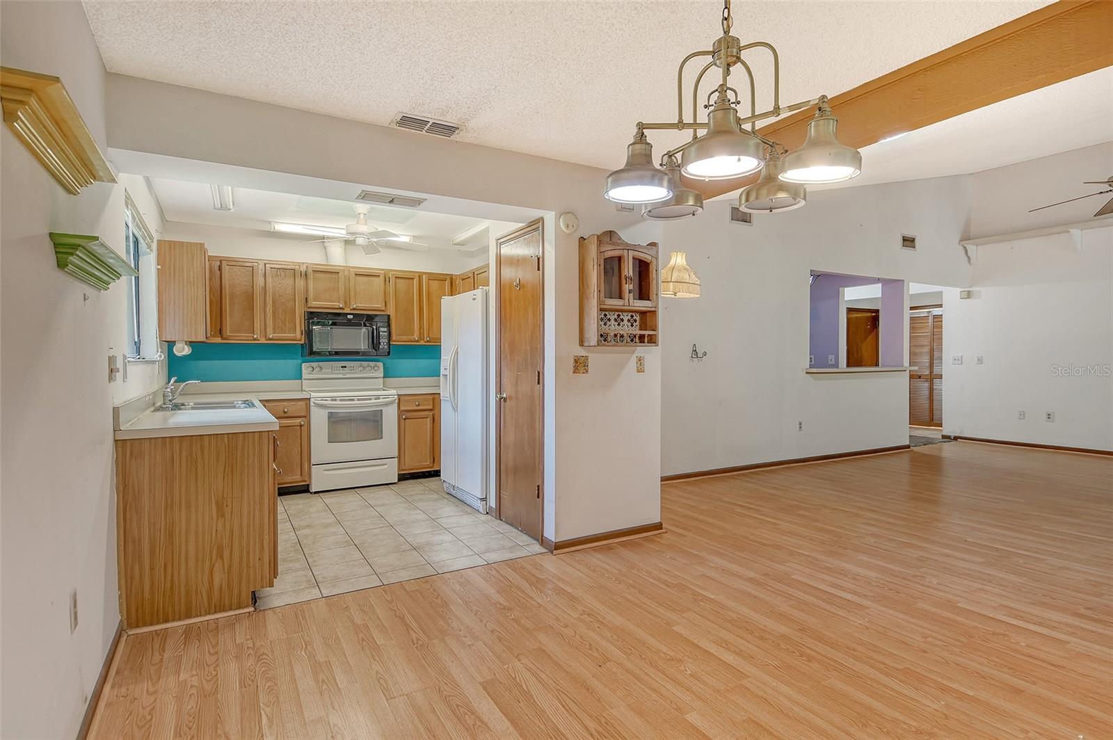 Image 16 of 83 For 8155 Glenbrooke Court