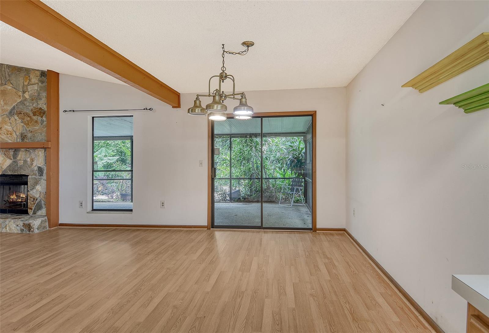 Image 19 of 83 For 8155 Glenbrooke Court