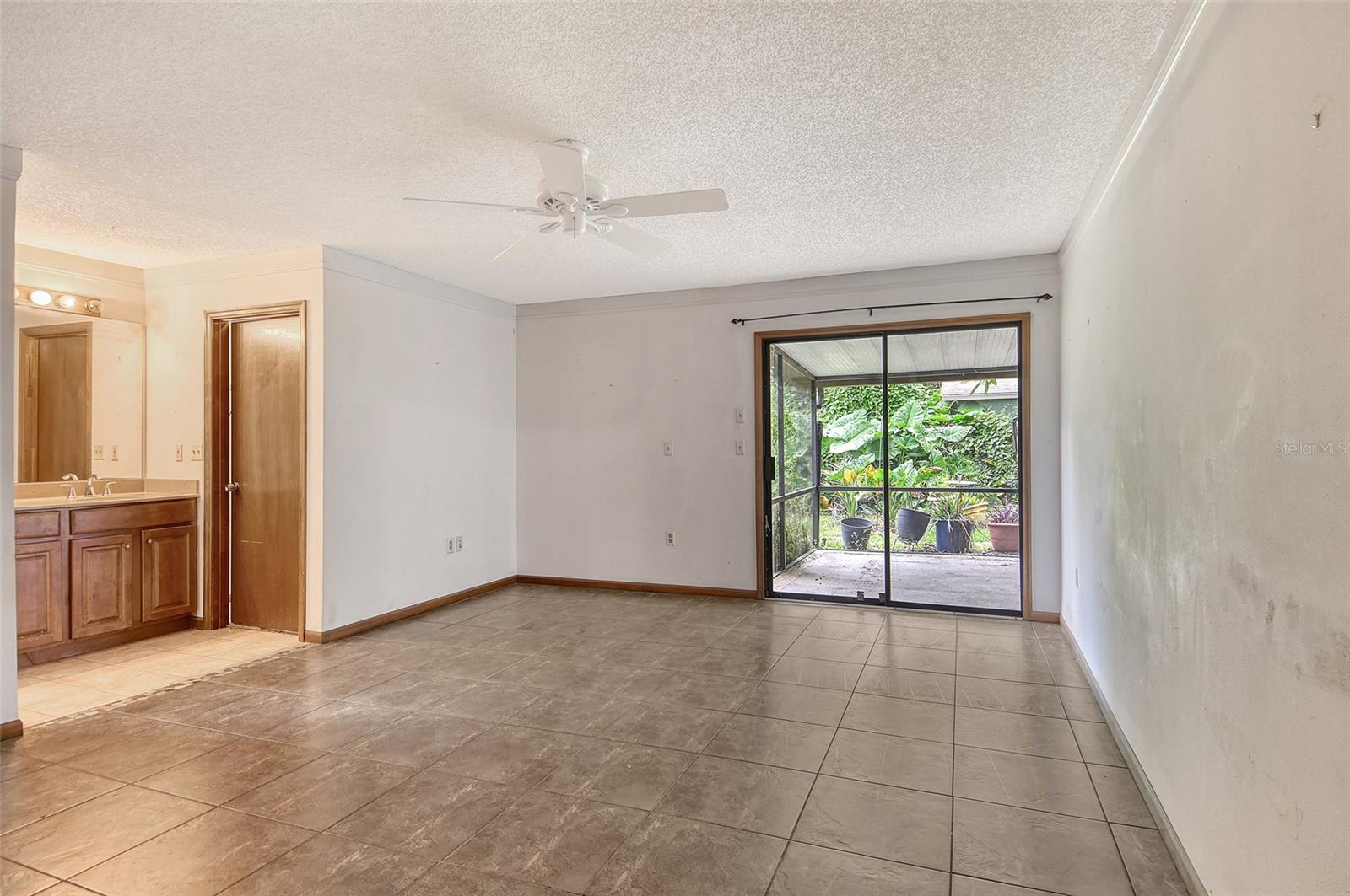 Image 21 of 83 For 8155 Glenbrooke Court