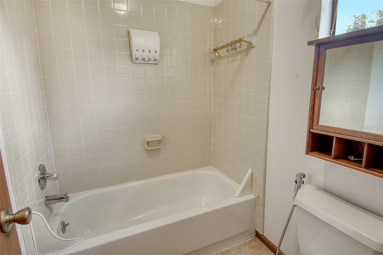 Image 24 of 83 For 8155 Glenbrooke Court