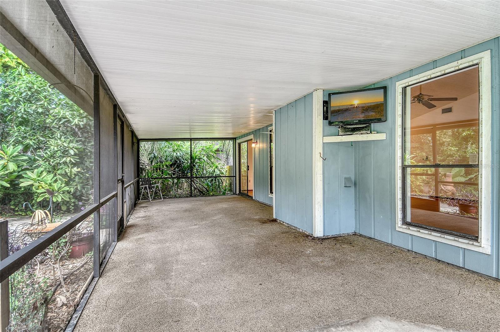 Image 35 of 83 For 8155 Glenbrooke Court