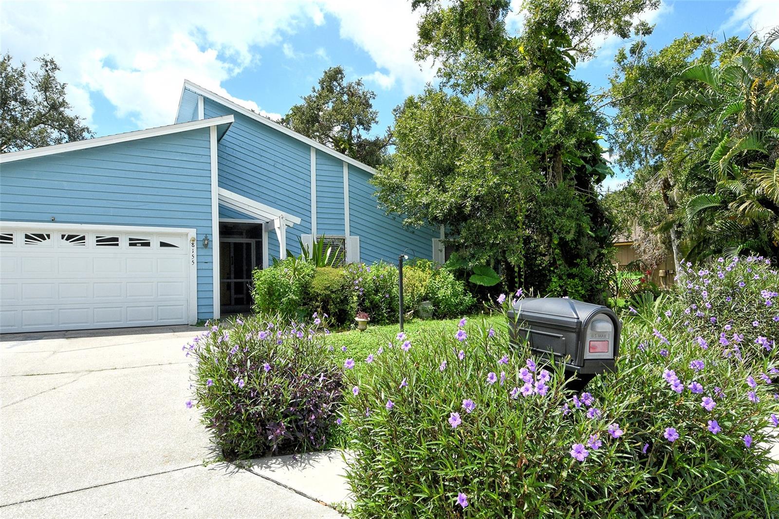 Image 5 of 83 For 8155 Glenbrooke Court