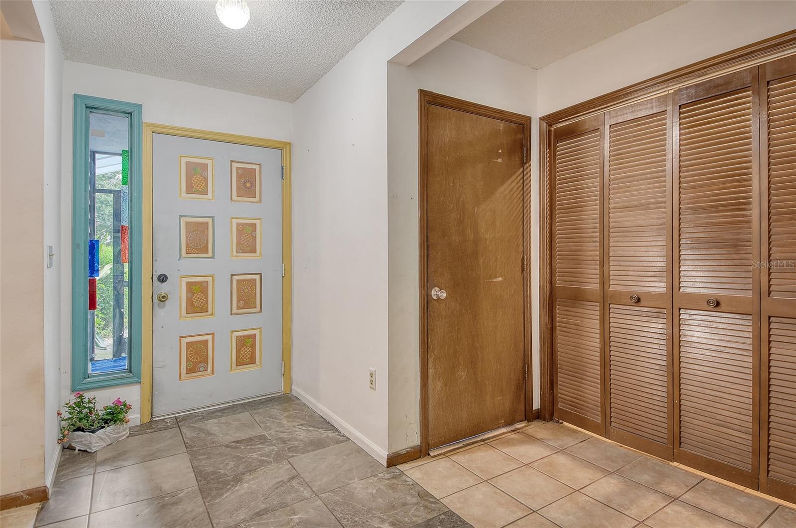 Image 8 of 83 For 8155 Glenbrooke Court