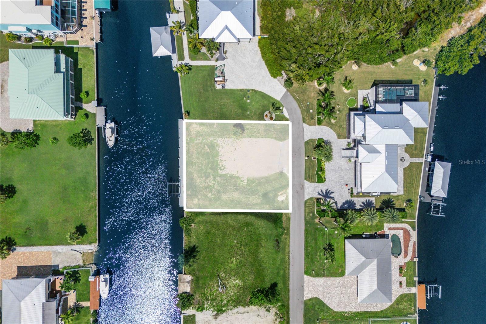 Image 9 of 17 For 24159 Blackbeard Boulevard